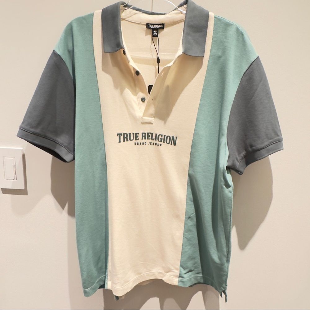 NWT - True Religion “He Swamite Spaniaslm Gr” SS PANELED POLO Size M